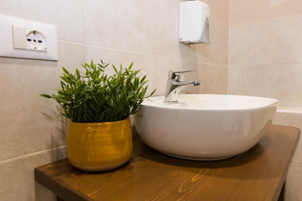Dimora Lupo_Lifestyle B&B Catania Bagian luar foto
