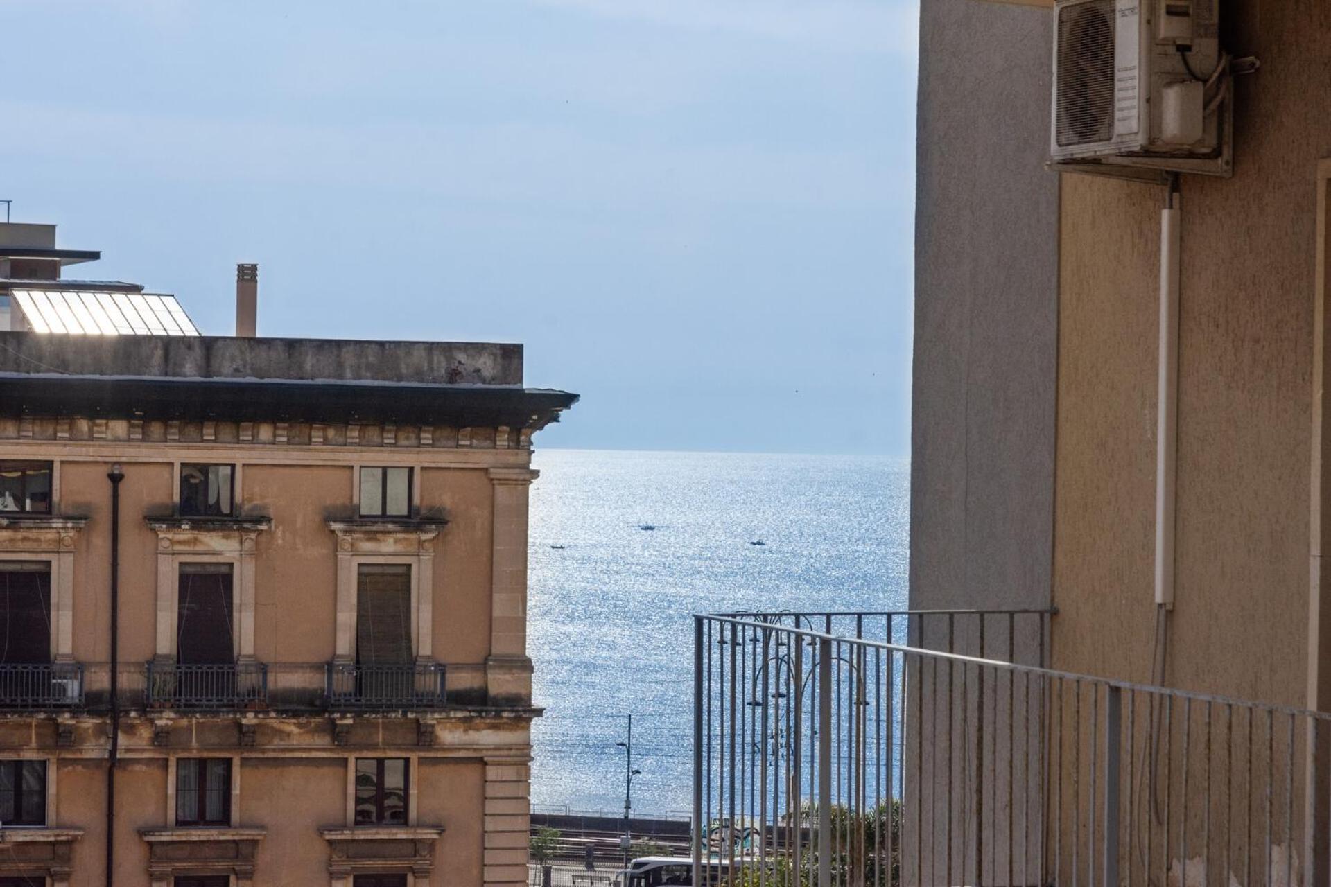 Dimora Lupo_Lifestyle B&B Catania Bagian luar foto