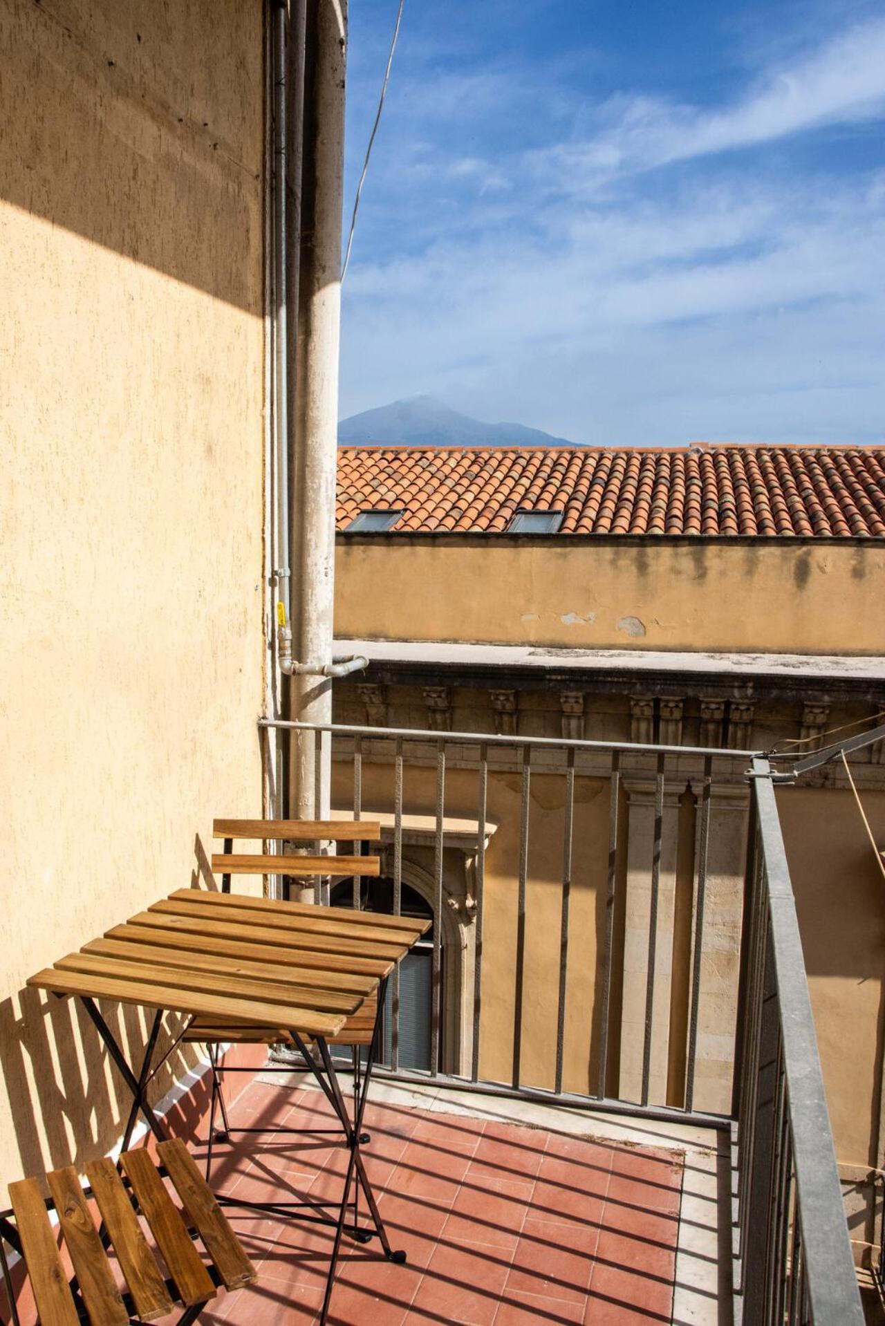 Dimora Lupo_Lifestyle B&B Catania Bagian luar foto